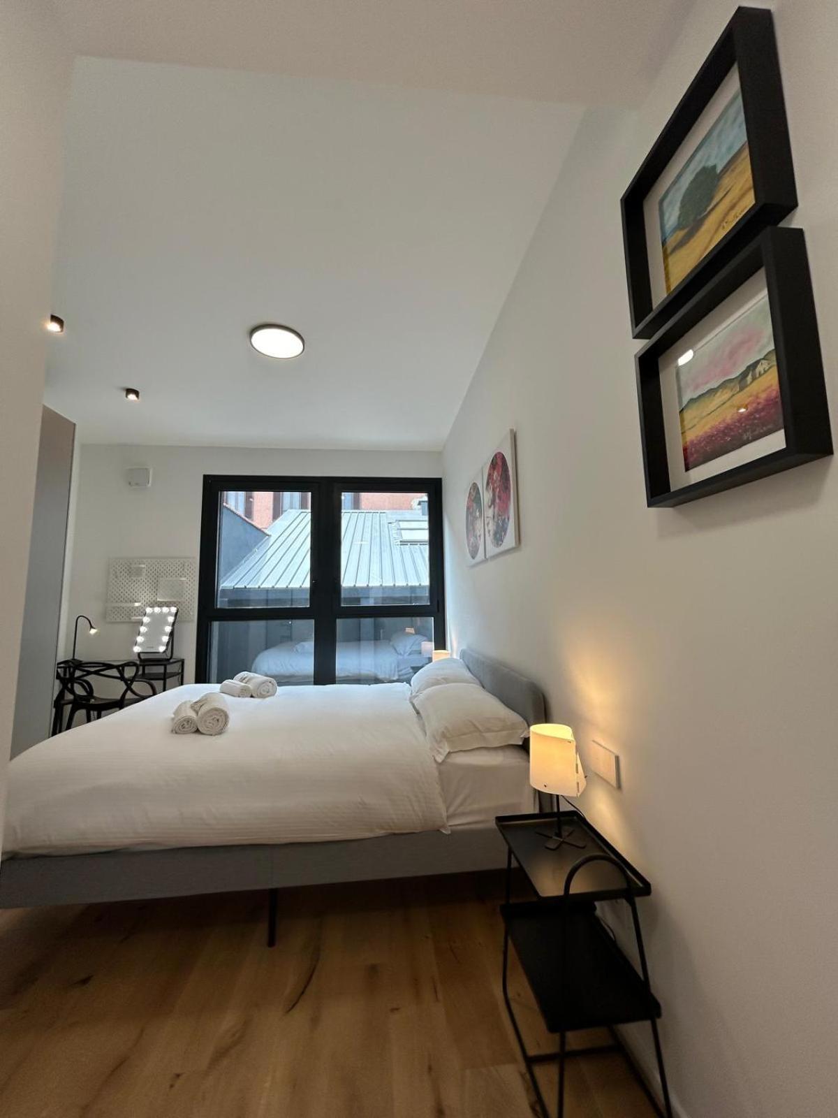 Kibilu Luxury Apt With Terrace, Isola District And Near Garibaldi Station Milánó Kültér fotó